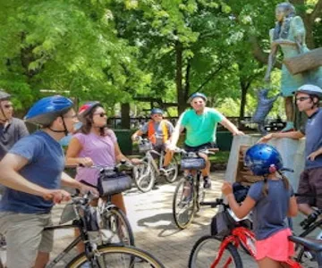 Chicago: Family & Food Guided Bike Tour